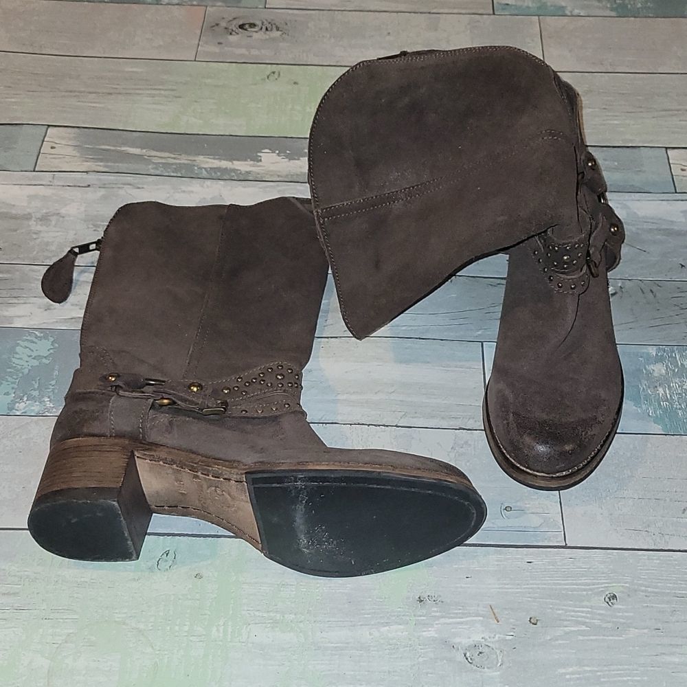 Vero Cuoio Brown Suede Mid-Calf Boots